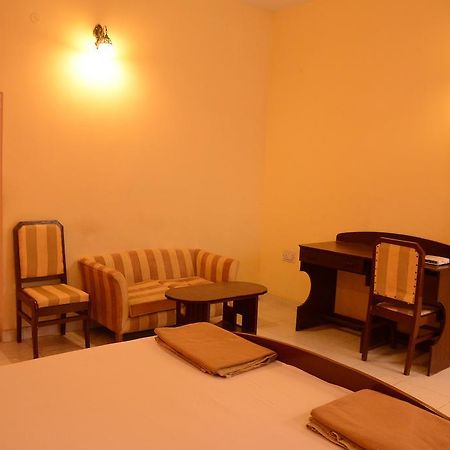 Hotel The Orient Kanpur Luaran gambar