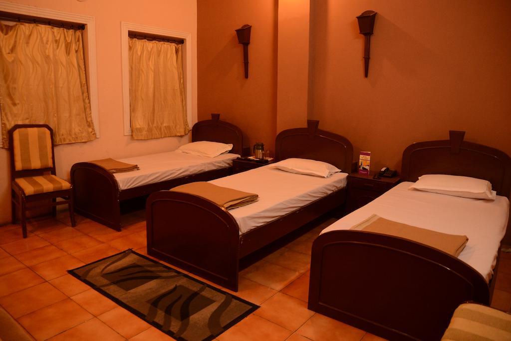 Hotel The Orient Kanpur Luaran gambar